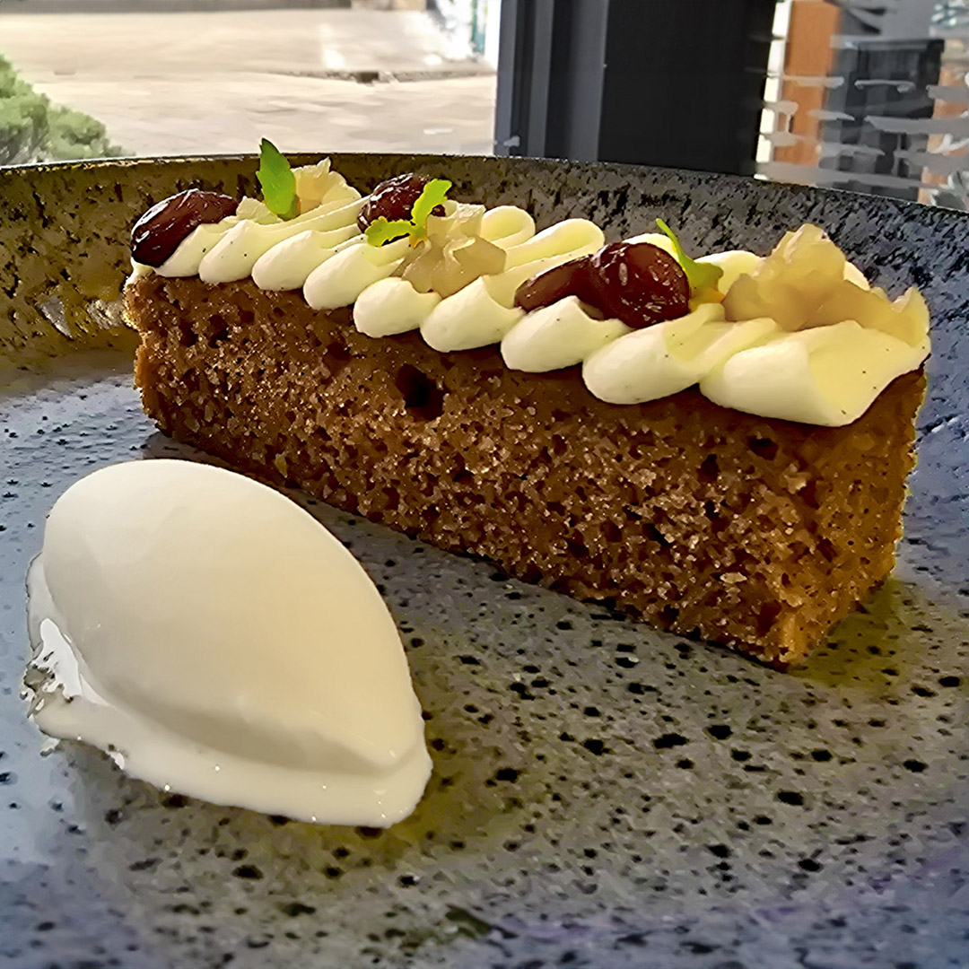 https://www.astonmarina.co.uk/wp-content/uploads/2025/09/AU25-carrot-cake-1080x1080-1.jpg